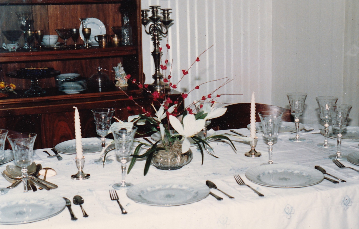 Moms Passover Table_Cropped
